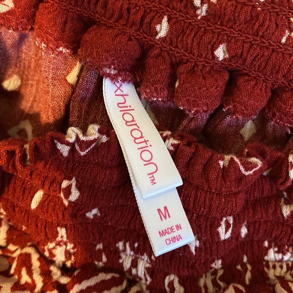 Adorable off the shoulder crop top - Picture 2 of 8